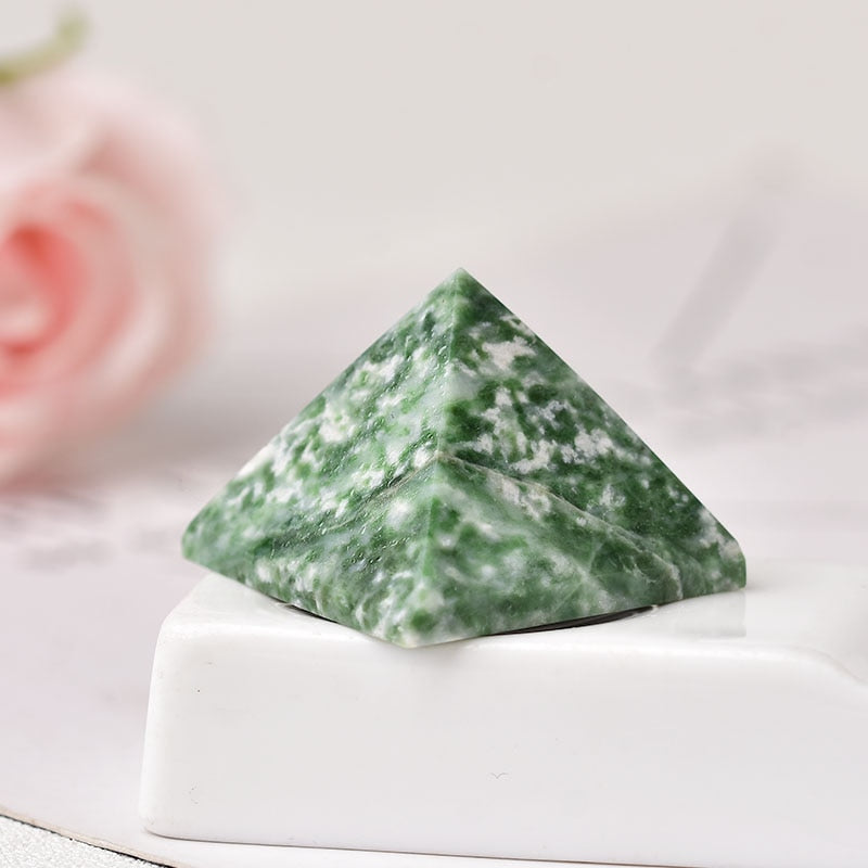 Hot Sale Natural Fluorite Crystal Pyramid Quartz Healing Stone Chakra Reiki Crystal Tiger Eye Point Home Decor Crafts Of Gem Stone 1PC