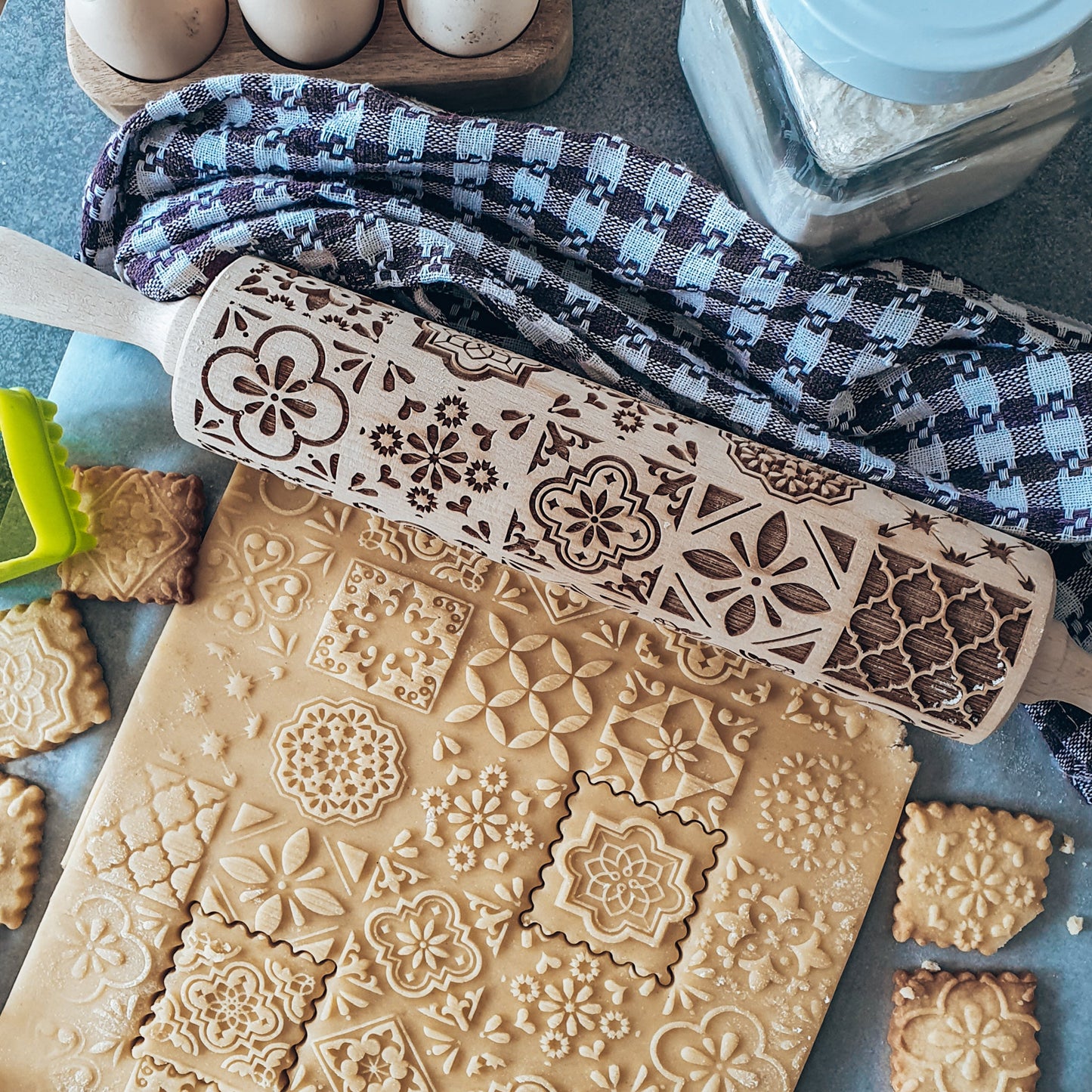 Printed Rolling Pin Rock Snowflake Elk Wooden Rolling Embossing Baking Cookies Biscuit Fondant Cake Patterned Roller 35*5cm