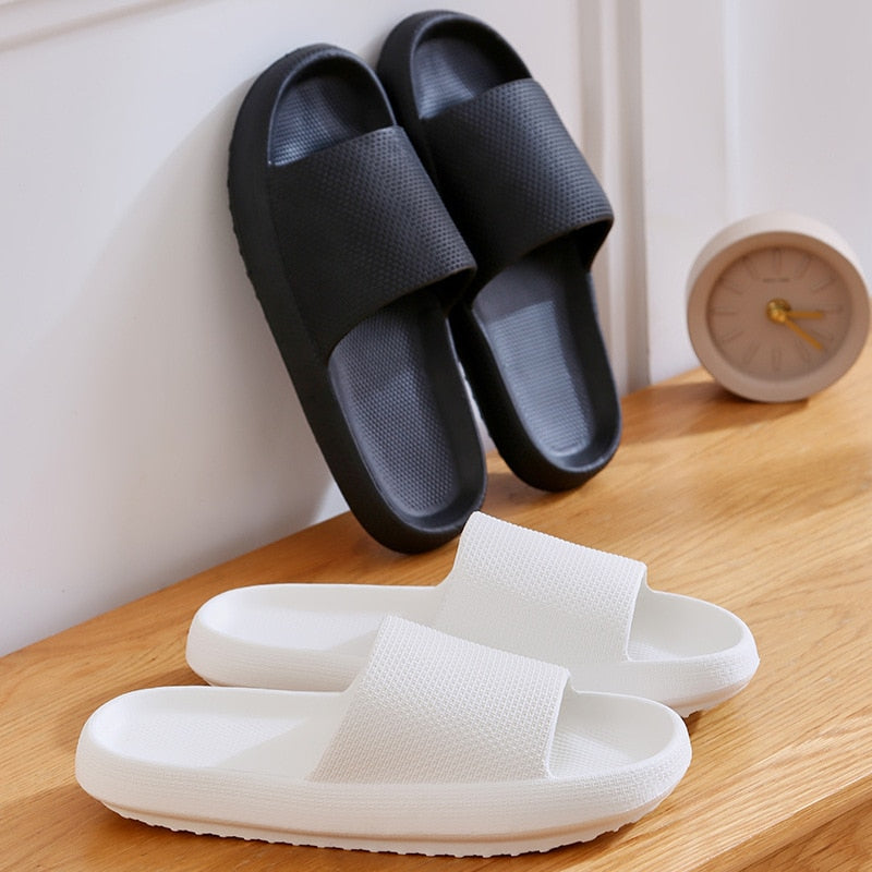 Thick Platform Bathroom Home Slippers Cloud Slippers Women Soft Sole EVA Indoor Slides Sandals 2021 Summer Non-slip Flip Flops